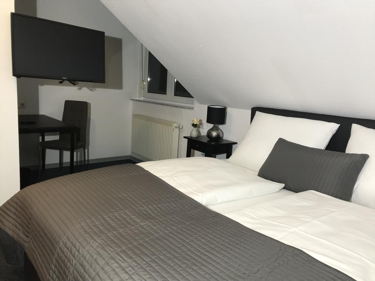 Hotel Degen Weilerbach Eksteriør bilde